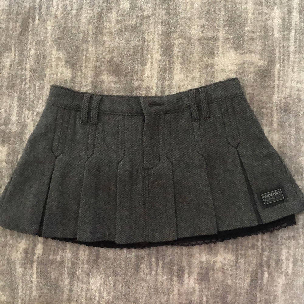 NWT super dry mini skirt with lace details